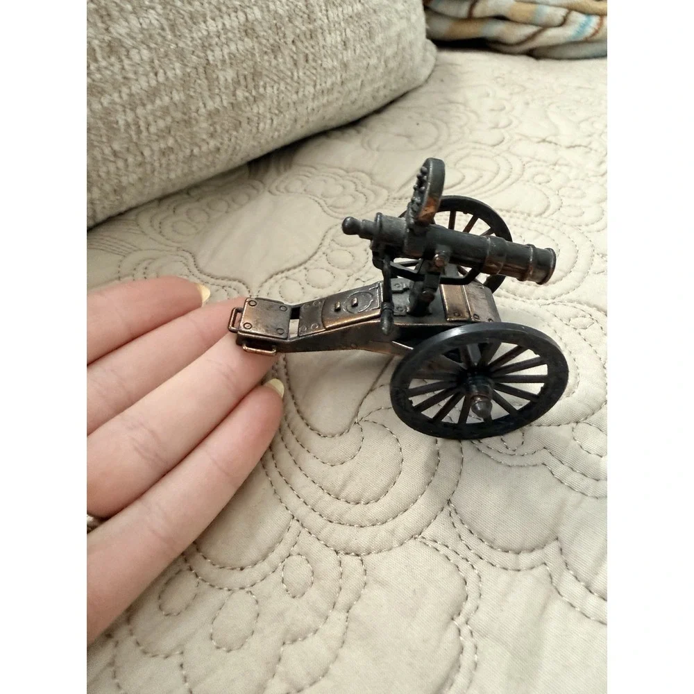 Vintage Diecast Metal Pencil Sharpener Cannon